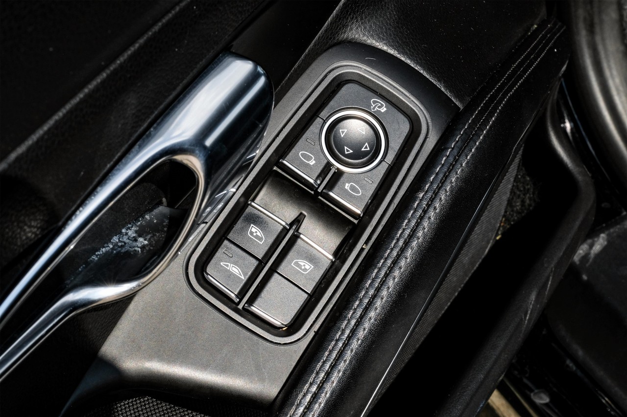 Porsche 911 Vehicle Main Gallery Image 35
