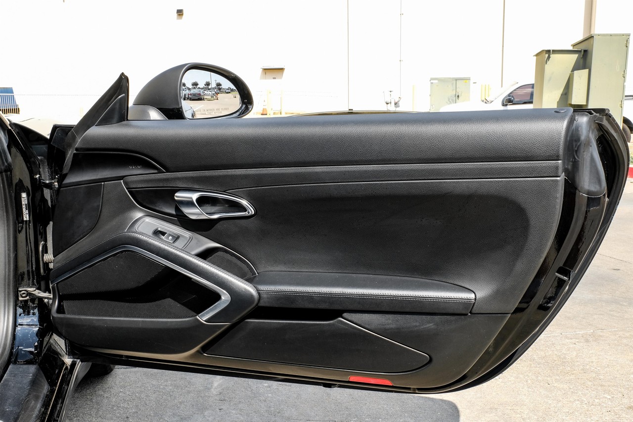 Porsche 911 Vehicle Main Gallery Image 36