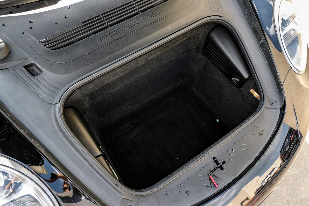 Porsche 911 Vehicle Main Gallery Image 41