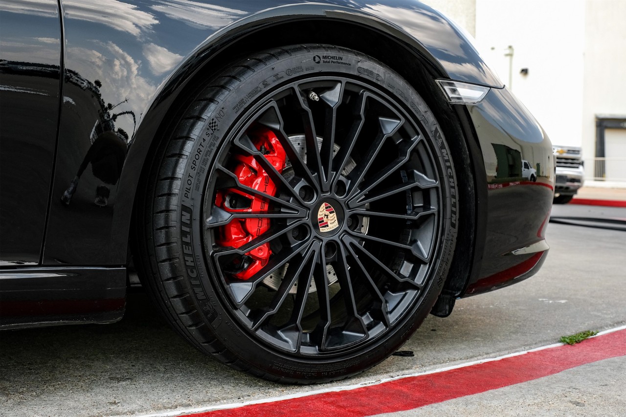 Porsche 911 Vehicle Main Gallery Image 43