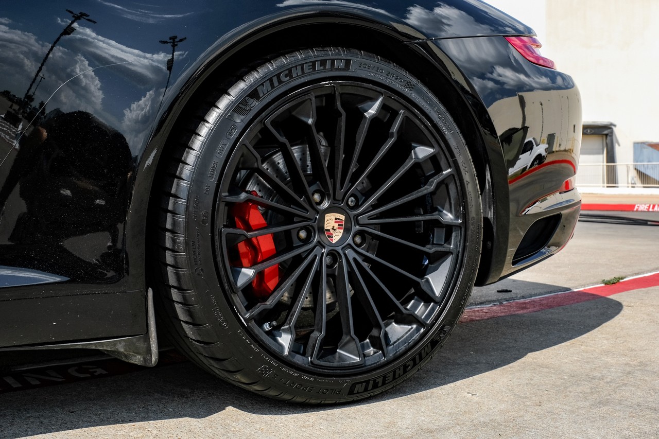 Porsche 911 Vehicle Main Gallery Image 45