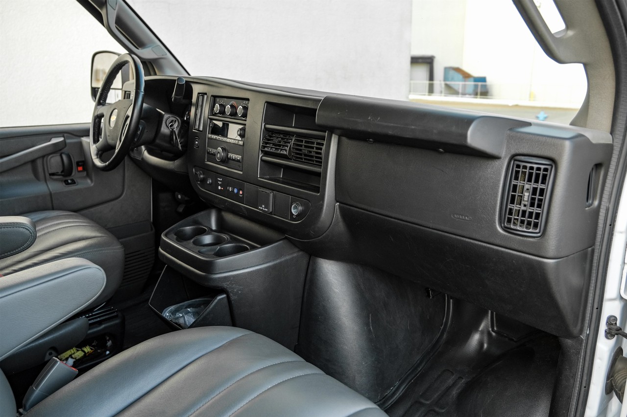 Chevrolet Express Cargo Van Vehicle Main Gallery Image 12