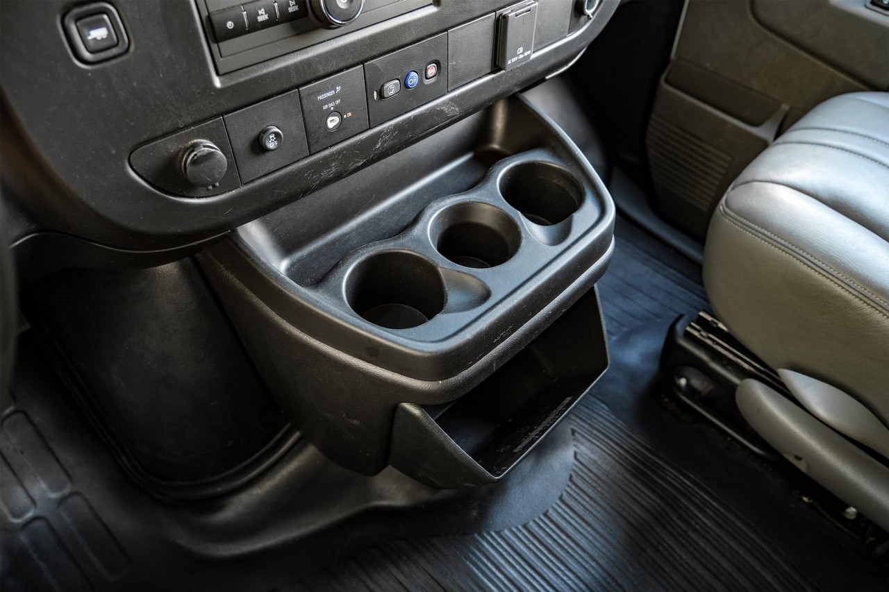 Chevrolet Express Cargo Van Vehicle Main Gallery Image 22
