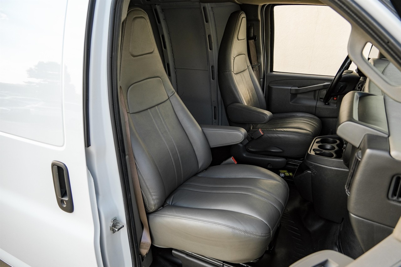 Chevrolet Express Cargo Van Vehicle Main Gallery Image 33