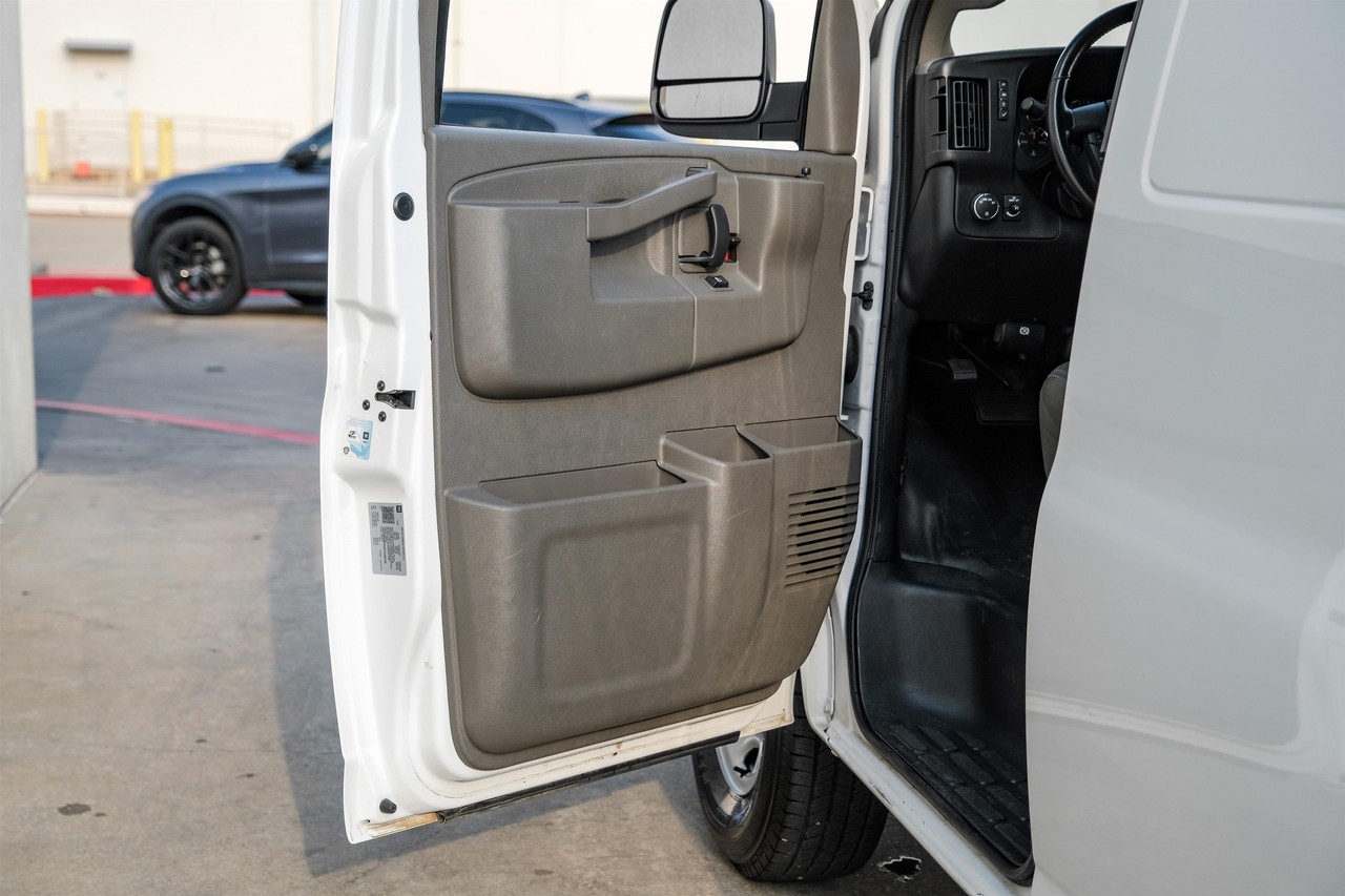 Chevrolet Express Cargo Van Vehicle Main Gallery Image 36
