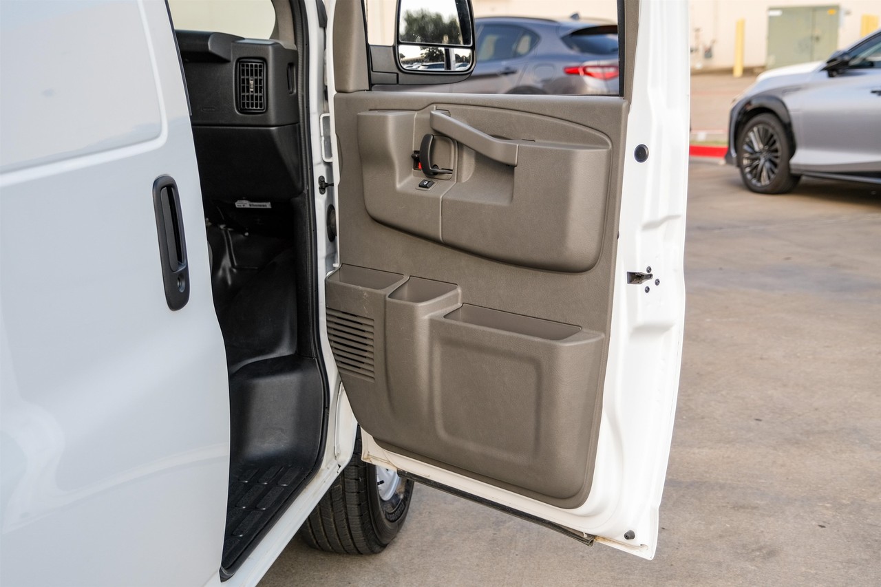Chevrolet Express Cargo Van Vehicle Main Gallery Image 39