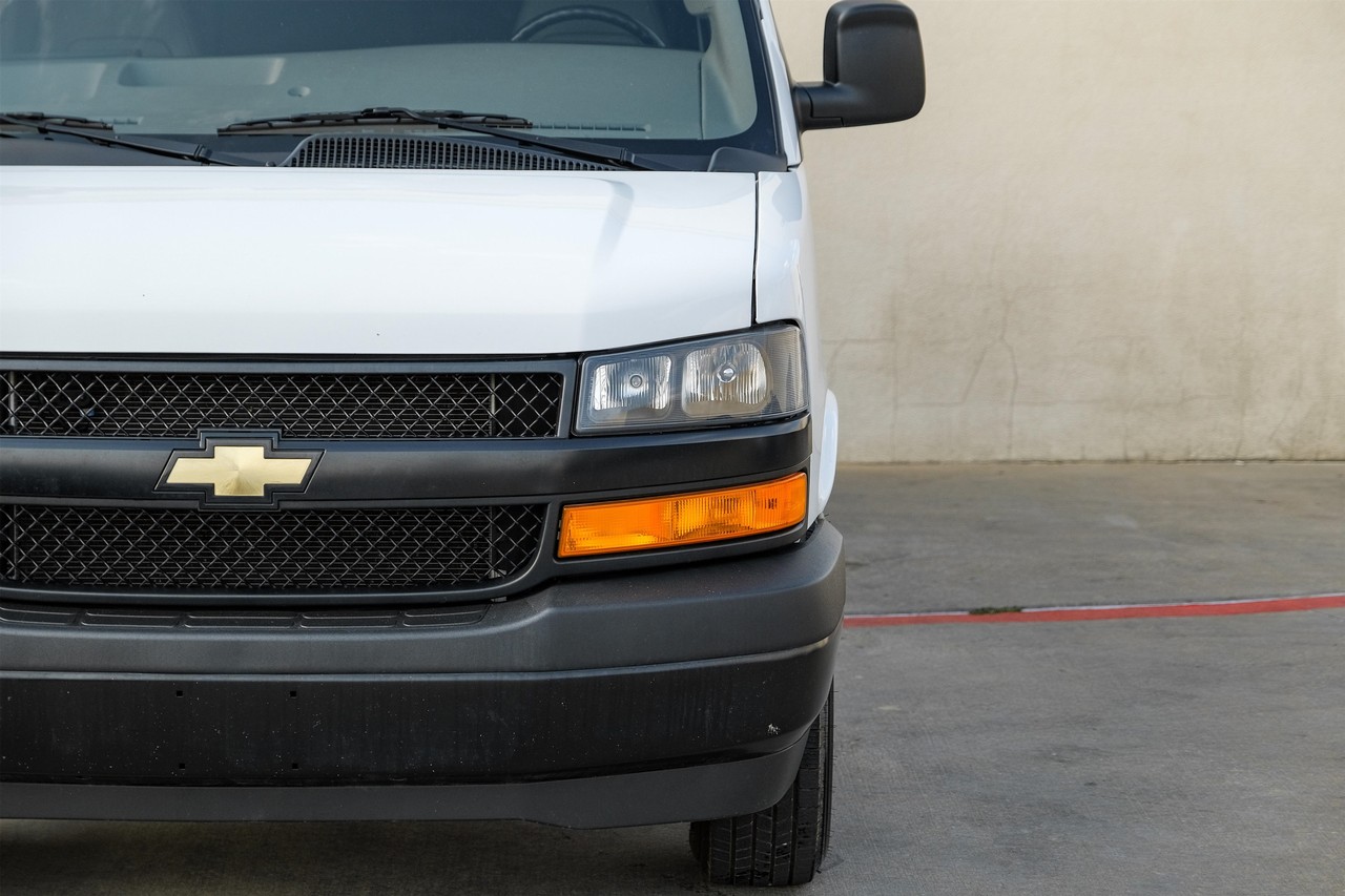 Chevrolet Express Cargo Van Vehicle Main Gallery Image 40
