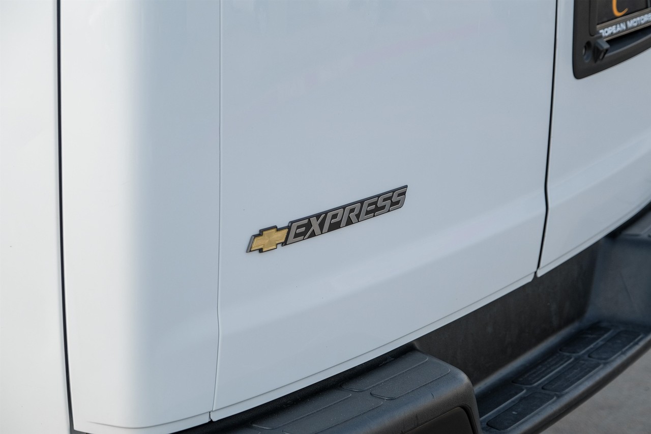 Chevrolet Express Cargo Van Vehicle Main Gallery Image 42