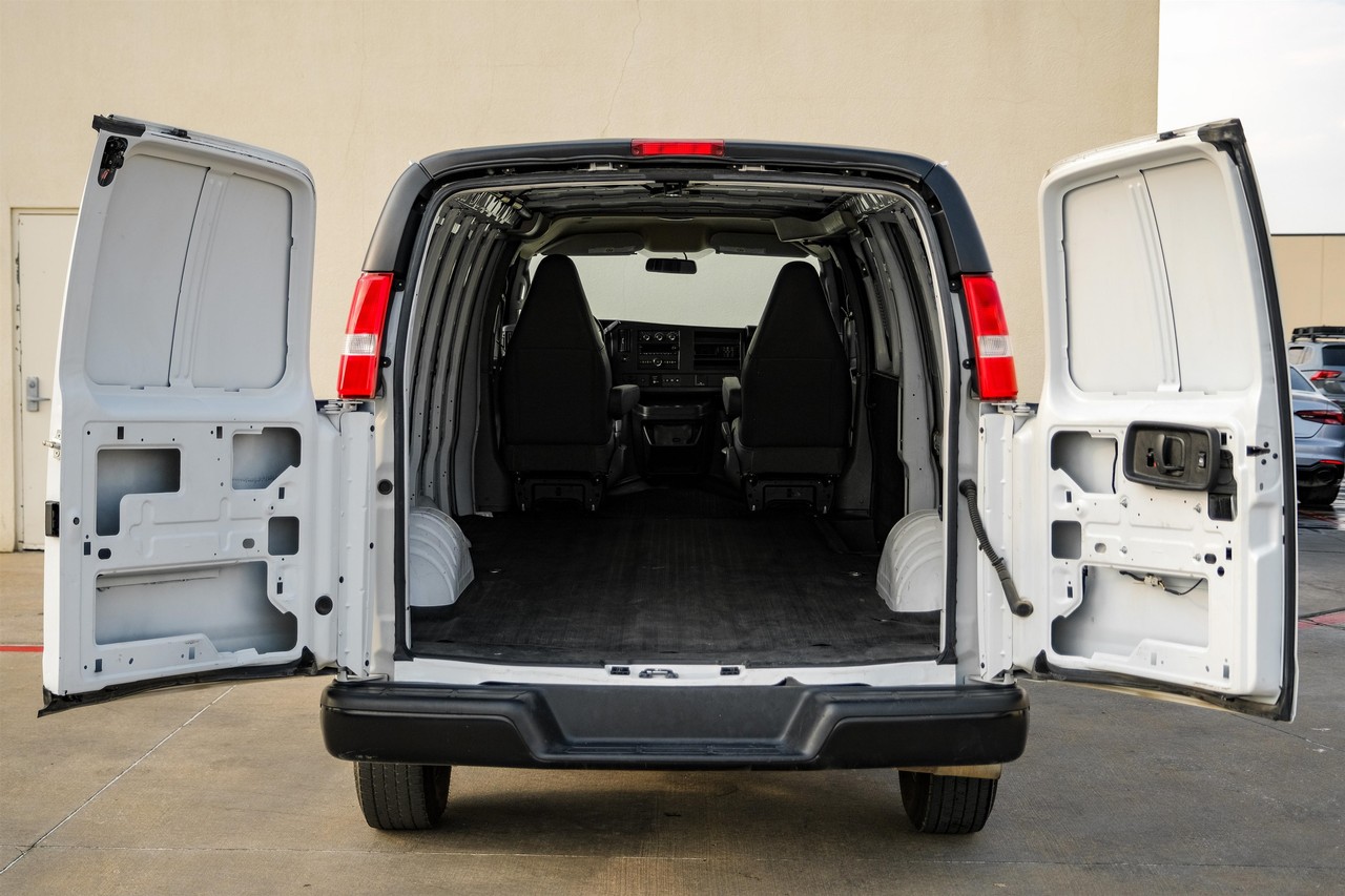 Chevrolet Express Cargo Van Vehicle Main Gallery Image 43