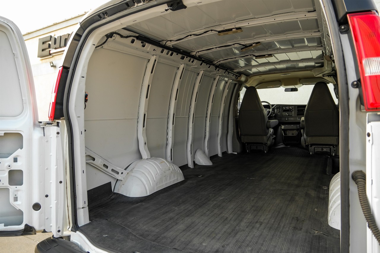 Chevrolet Express Cargo Van Vehicle Main Gallery Image 48