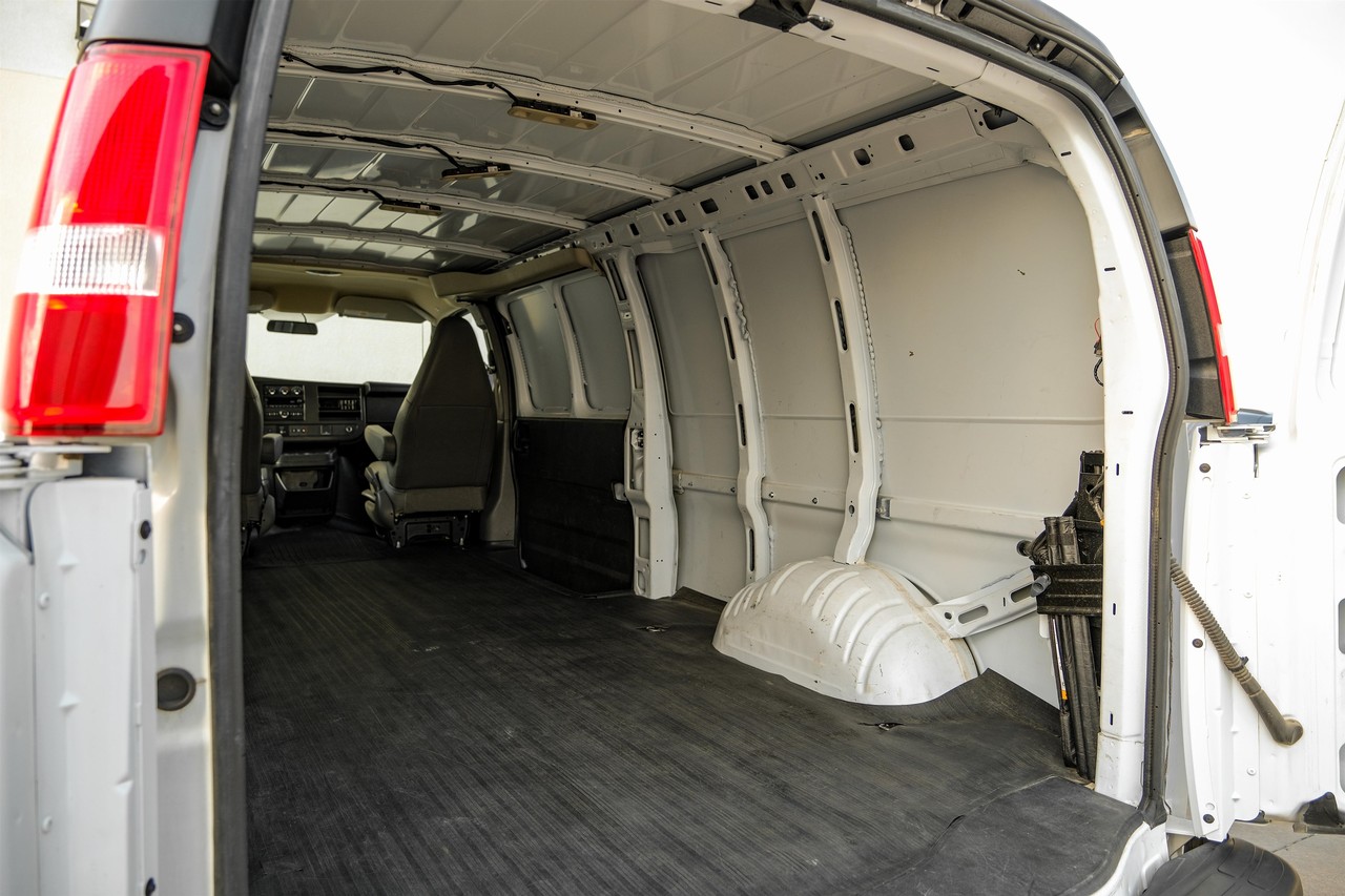 Chevrolet Express Cargo Van Vehicle Main Gallery Image 50