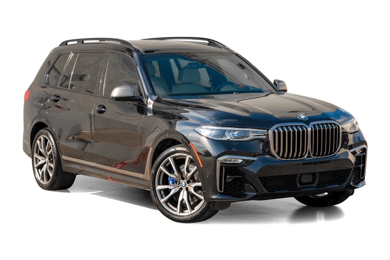 BMW X7 Vehicle Main Gallery Image 07