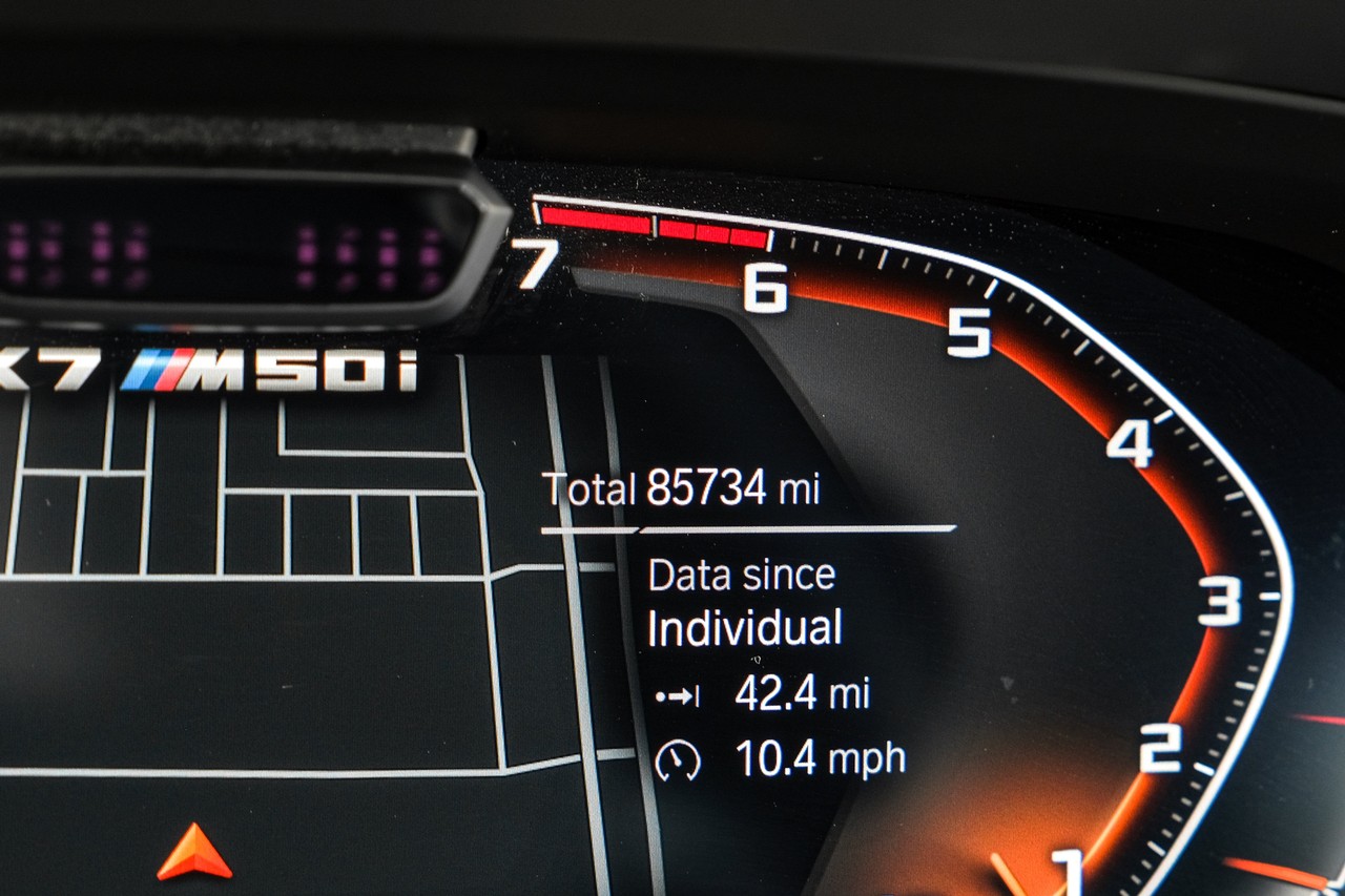BMW X7 Vehicle Main Gallery Image 20