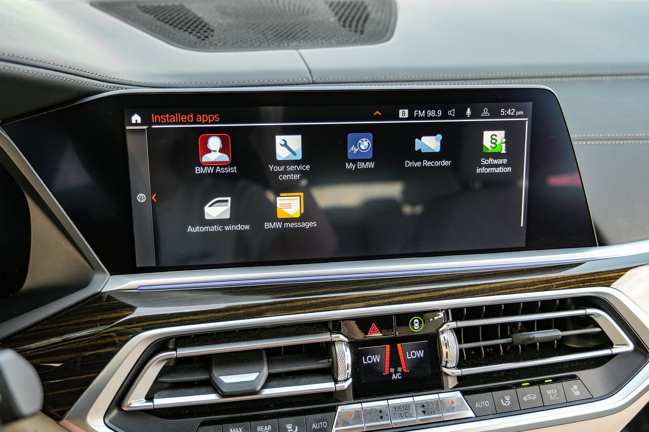 BMW X7 Vehicle Main Gallery Image 39