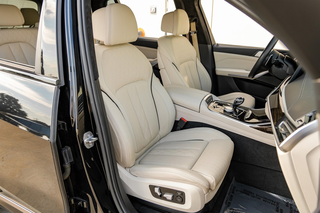 BMW X7 Vehicle Main Gallery Image 49