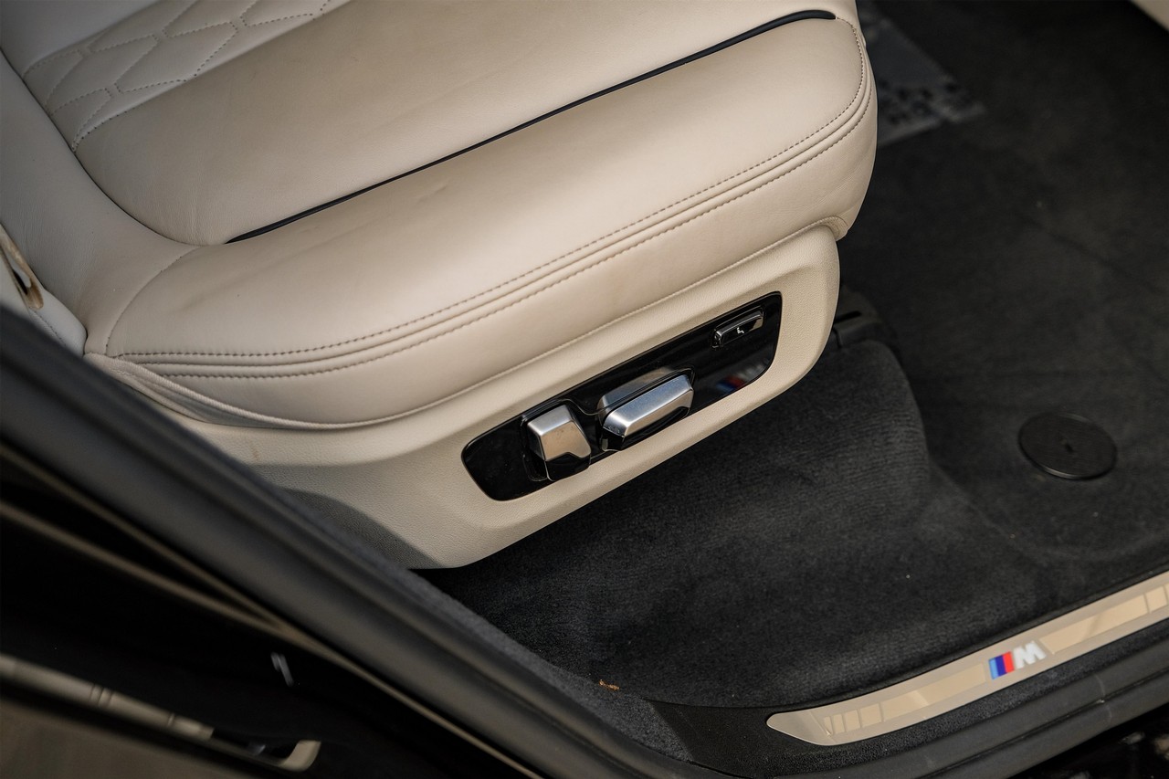 BMW X7 Vehicle Main Gallery Image 54