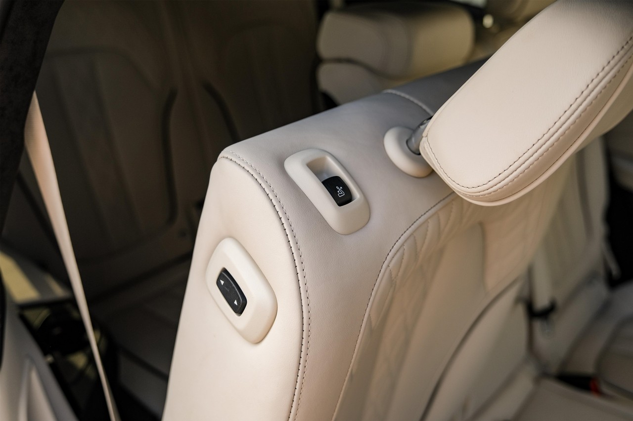 BMW X7 Vehicle Main Gallery Image 55