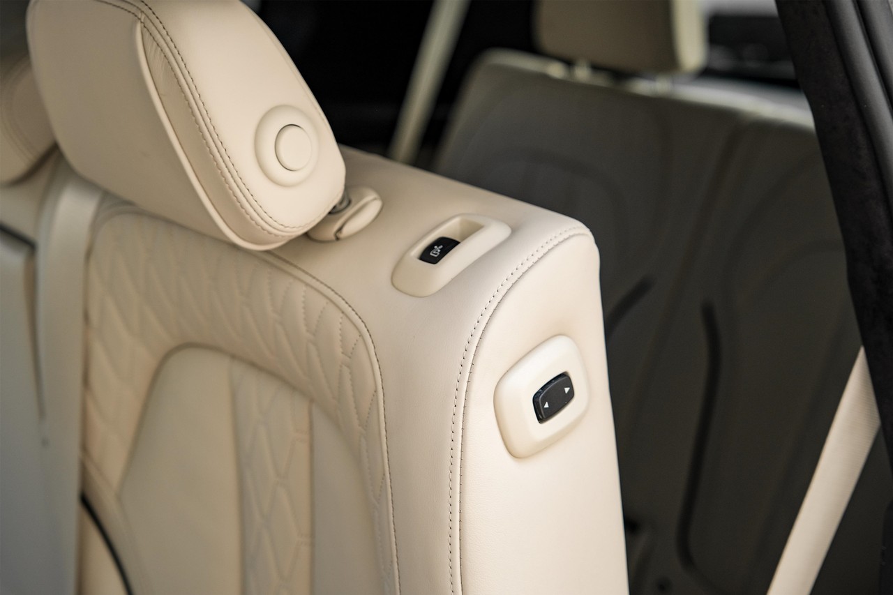 BMW X7 Vehicle Main Gallery Image 61