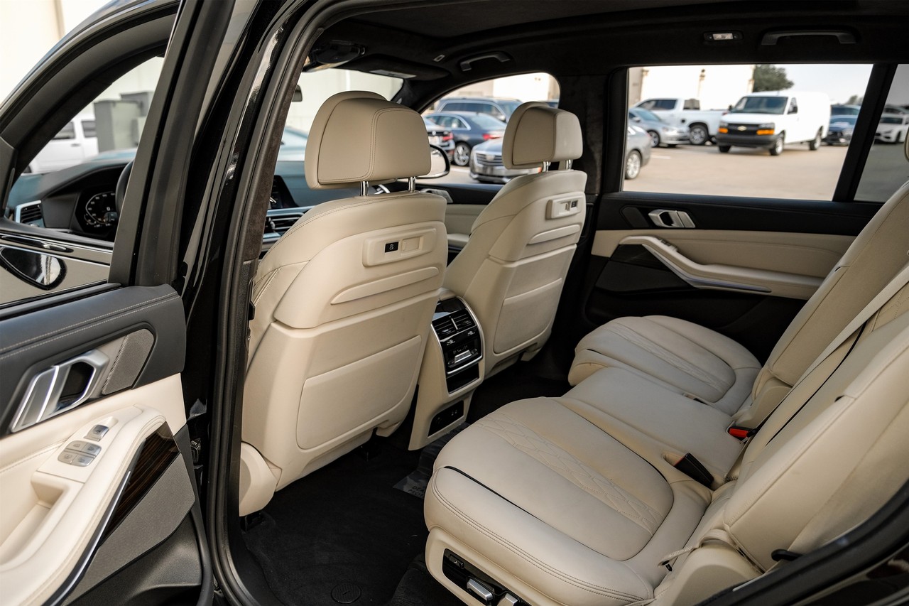 BMW X7 Vehicle Main Gallery Image 63
