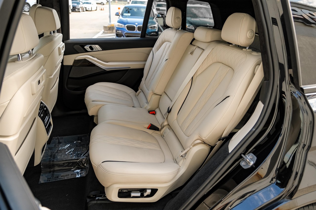 BMW X7 Vehicle Main Gallery Image 64