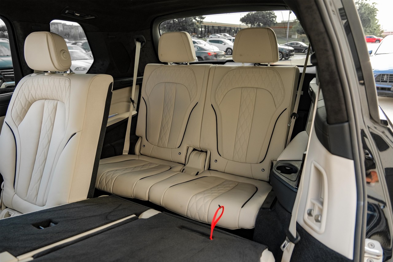 BMW X7 Vehicle Main Gallery Image 66