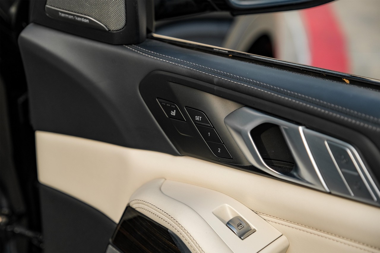 BMW X7 Vehicle Main Gallery Image 73