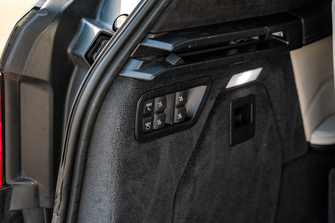 BMW X7 Vehicle Main Gallery Image 85