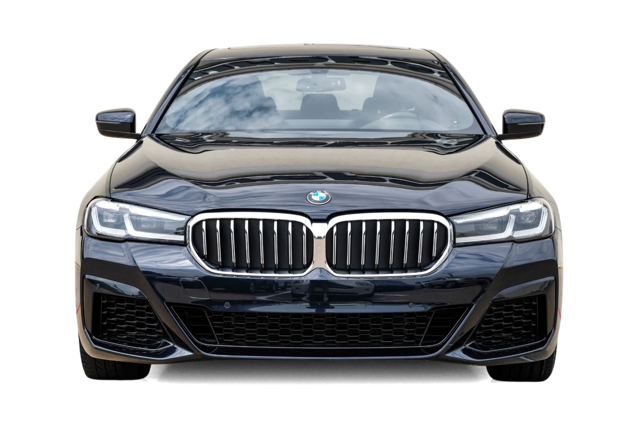 BMW 540i Vehicle Main Gallery Image 06
