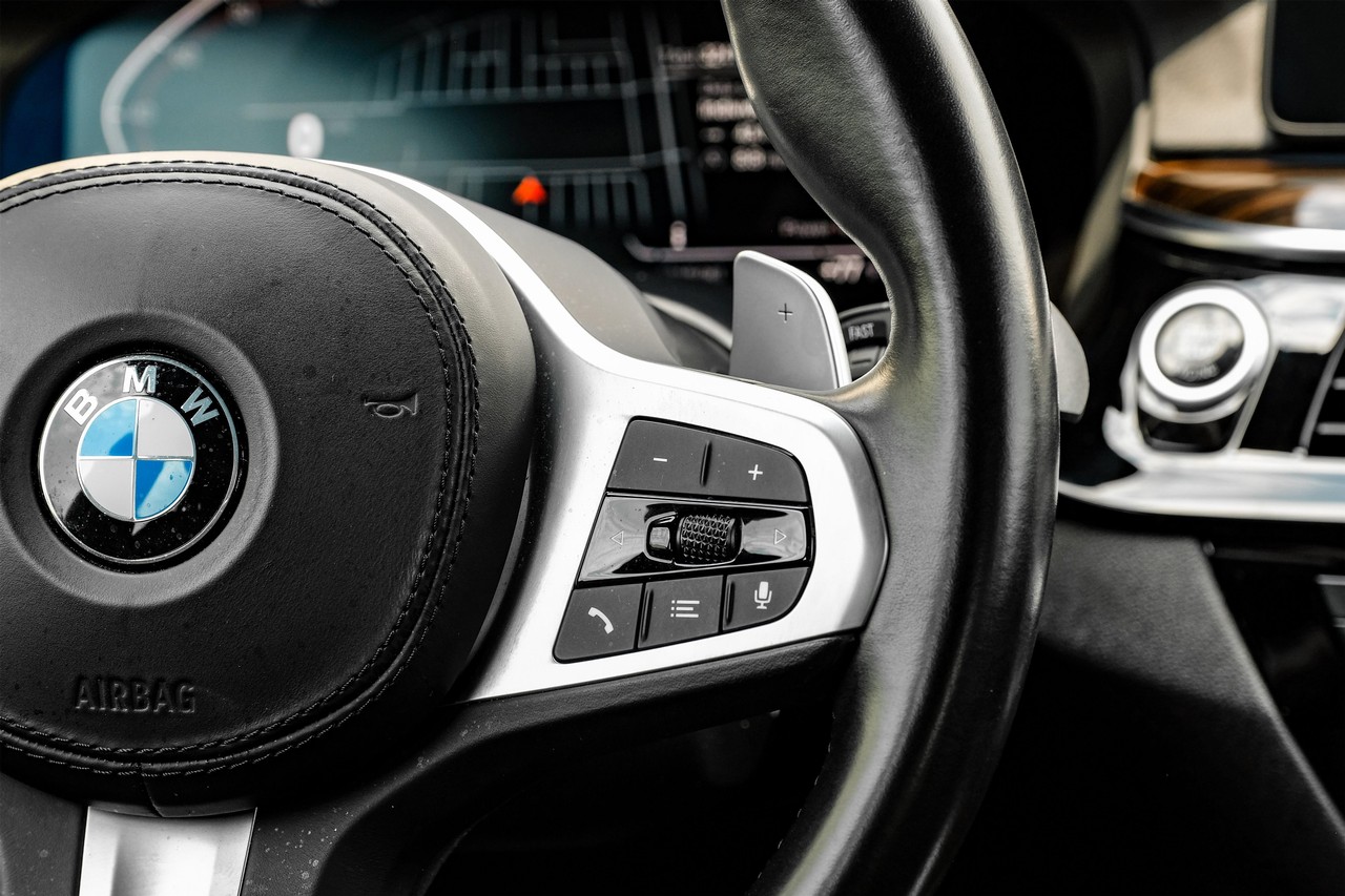 BMW 540i Vehicle Main Gallery Image 19