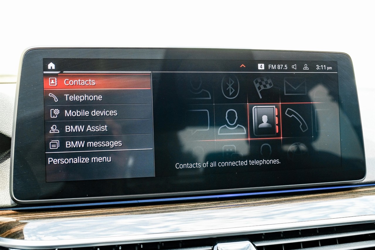 BMW 540i Vehicle Main Gallery Image 30