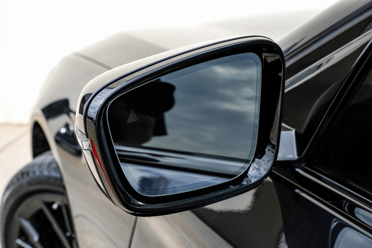 BMW 540i Vehicle Main Gallery Image 39
