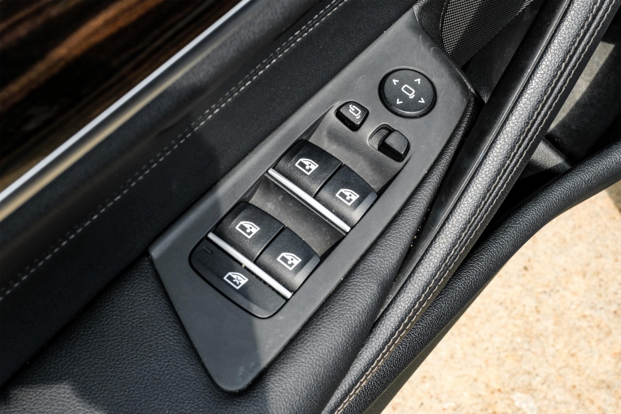 BMW 540i Vehicle Main Gallery Image 41
