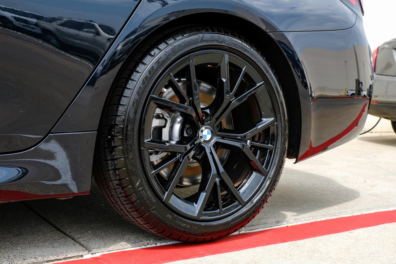 BMW 540i Vehicle Main Gallery Image 52