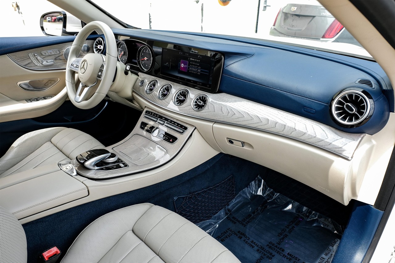 Mercedes-Benz E 450 Vehicle Main Gallery Image 12