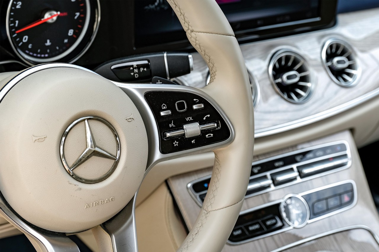 Mercedes-Benz E 450 Vehicle Main Gallery Image 16