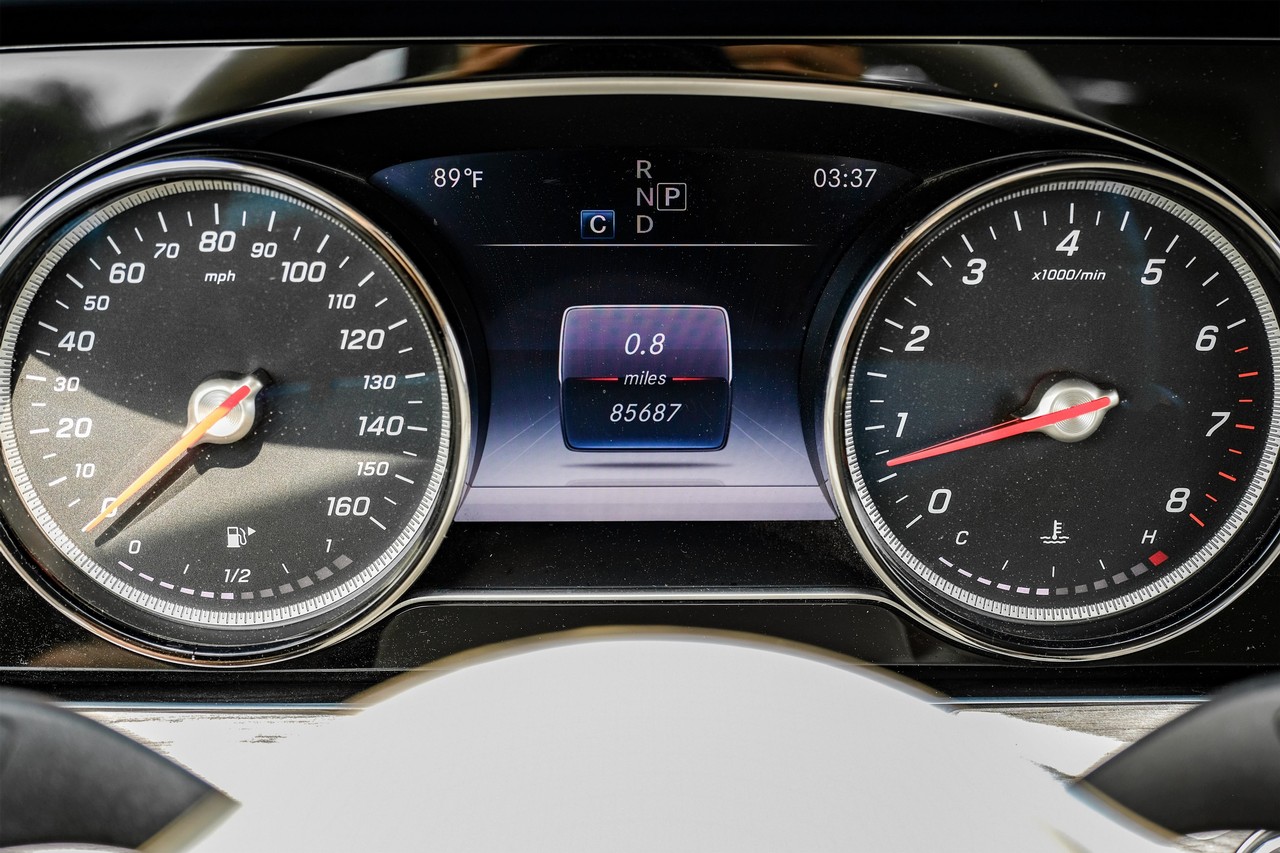 Mercedes-Benz E 450 Vehicle Main Gallery Image 17