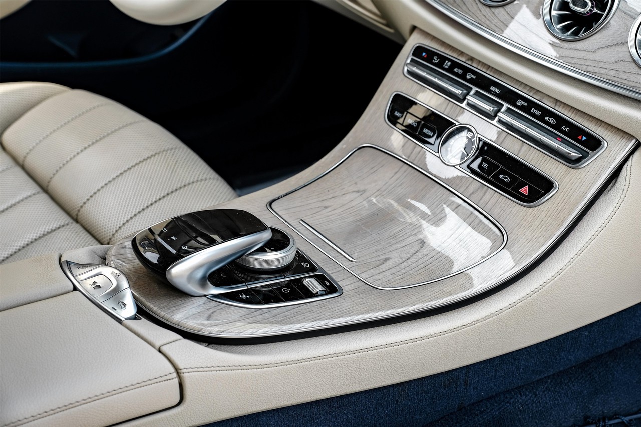Mercedes-Benz E 450 Vehicle Main Gallery Image 20