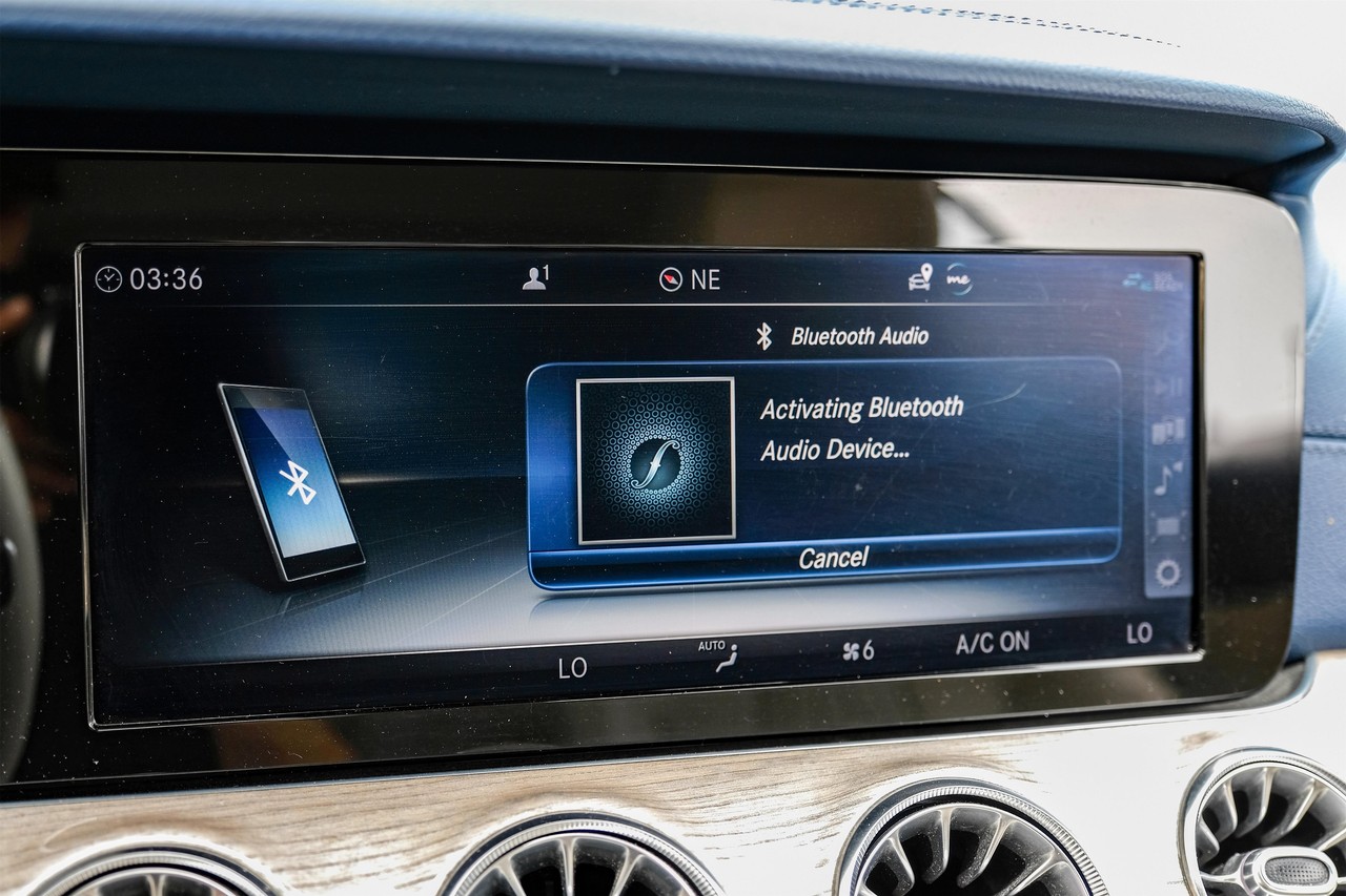 Mercedes-Benz E 450 Vehicle Main Gallery Image 26