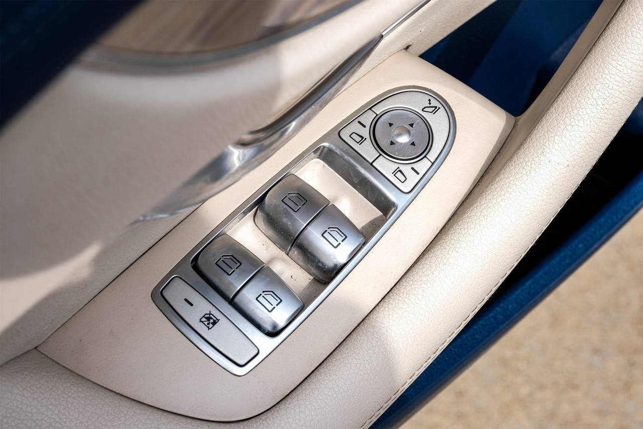 Mercedes-Benz E 450 Vehicle Main Gallery Image 34