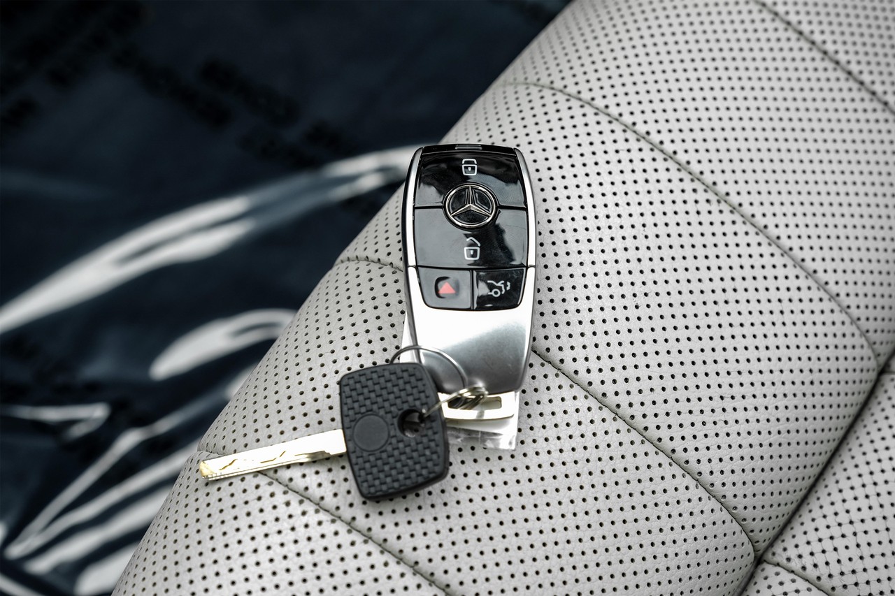 Mercedes-Benz E 450 Vehicle Main Gallery Image 44