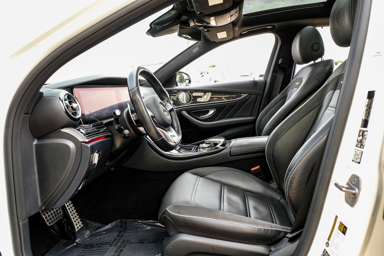 Mercedes-Benz E 63 AMG Vehicle Main Gallery Image 04