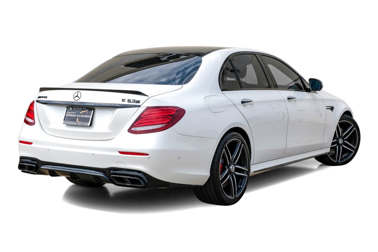 Mercedes-Benz E 63 AMG Vehicle Main Gallery Image 09