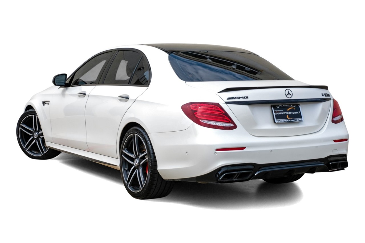 Mercedes-Benz E 63 AMG Vehicle Main Gallery Image 11