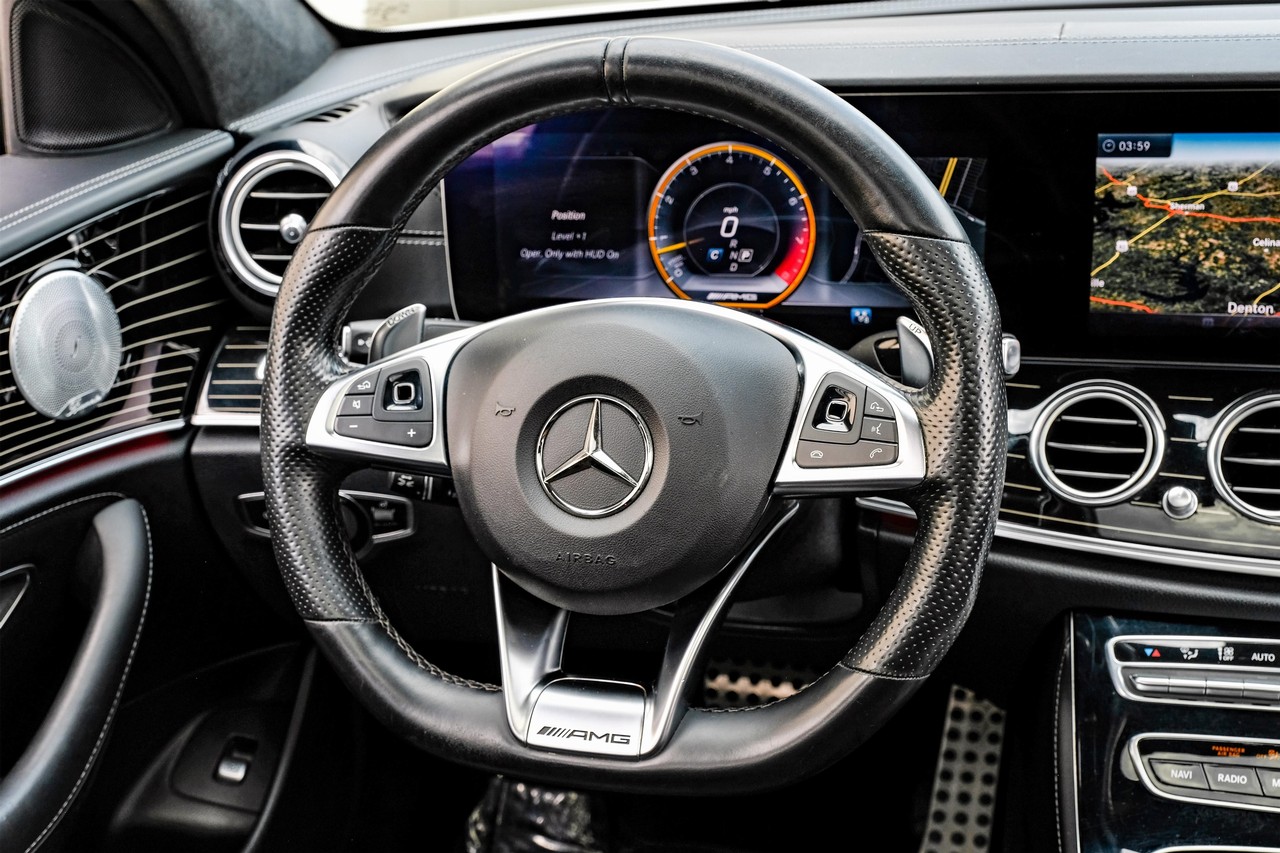 Mercedes-Benz E 63 AMG Vehicle Main Gallery Image 16