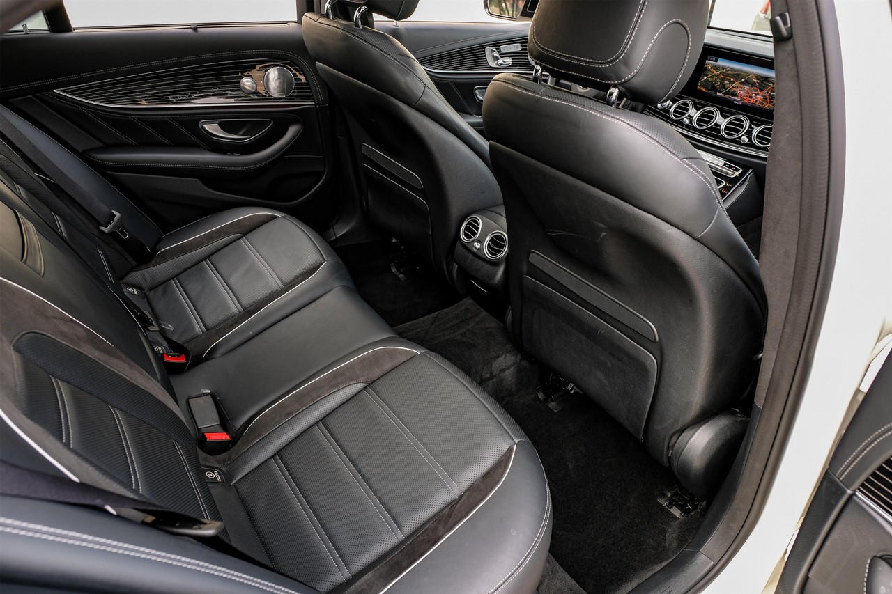 Mercedes-Benz E 63 AMG Vehicle Main Gallery Image 34