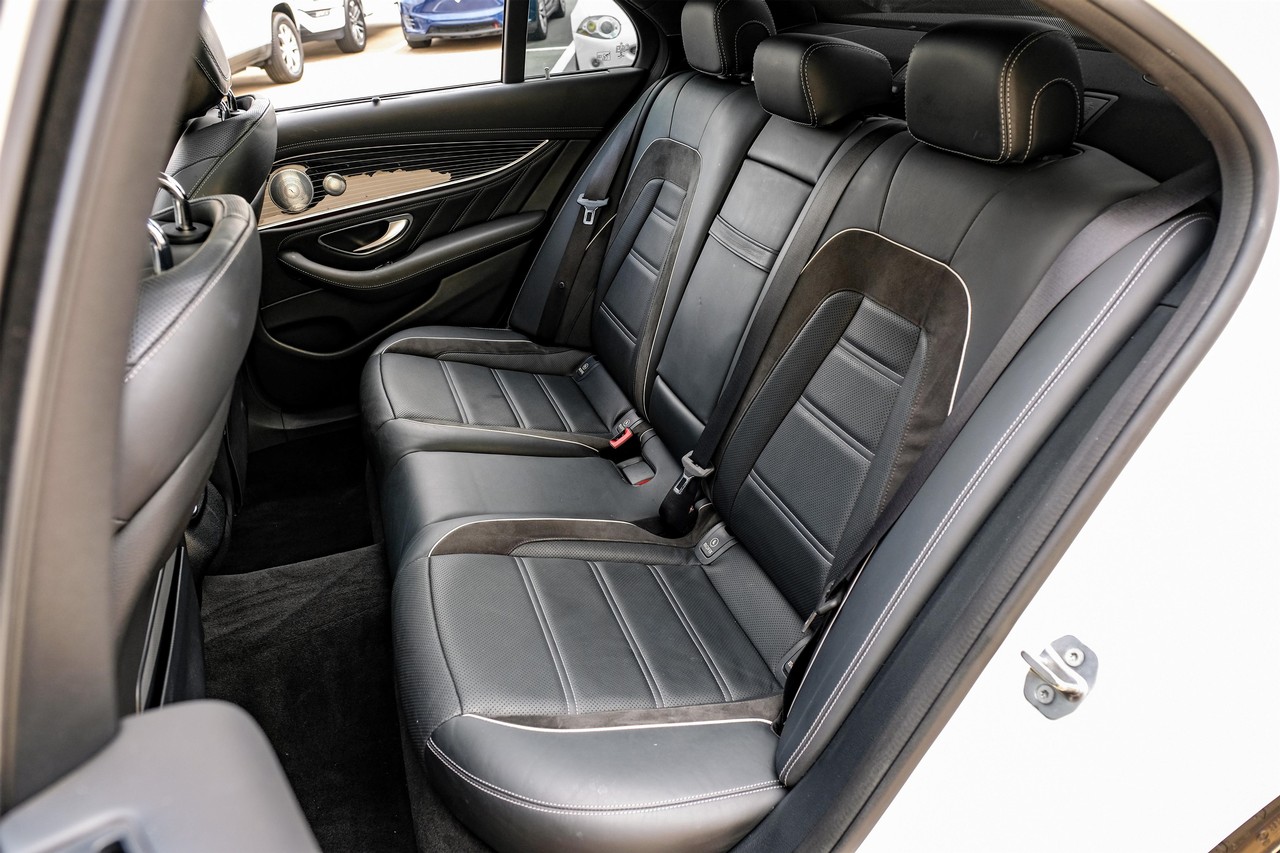Mercedes-Benz E 63 AMG Vehicle Main Gallery Image 36