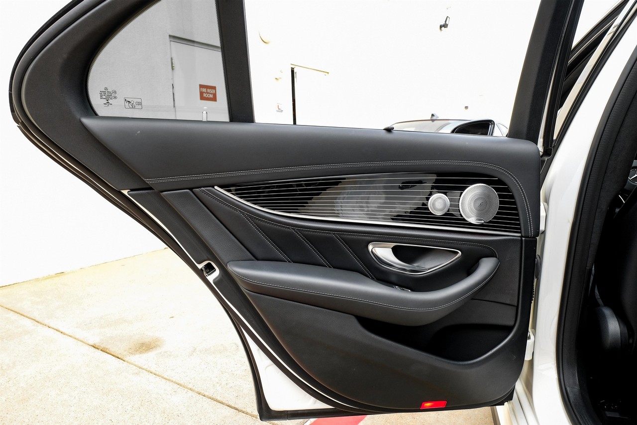 Mercedes-Benz E 63 AMG Vehicle Main Gallery Image 40