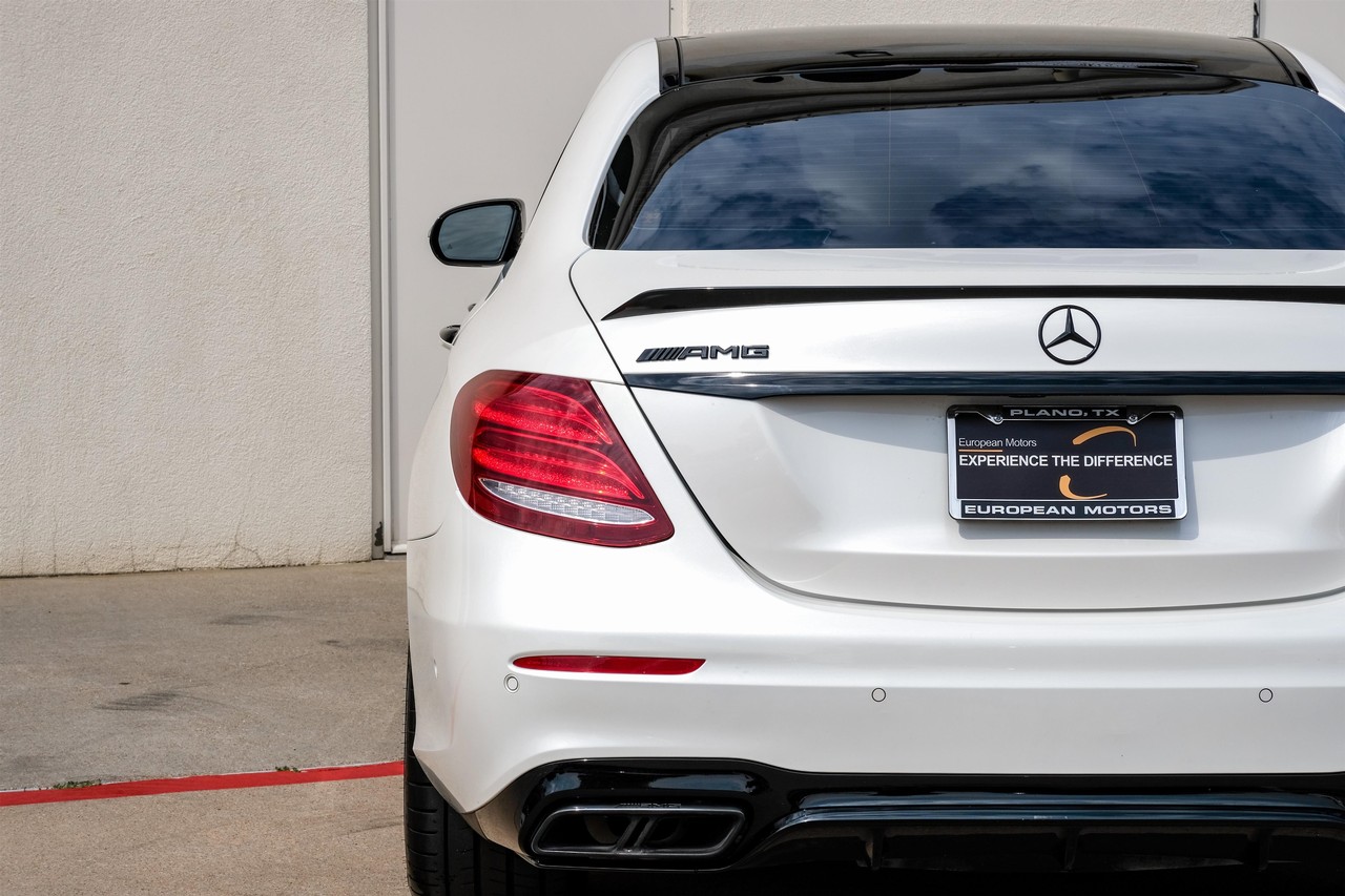 Mercedes-Benz E 63 AMG Vehicle Main Gallery Image 43