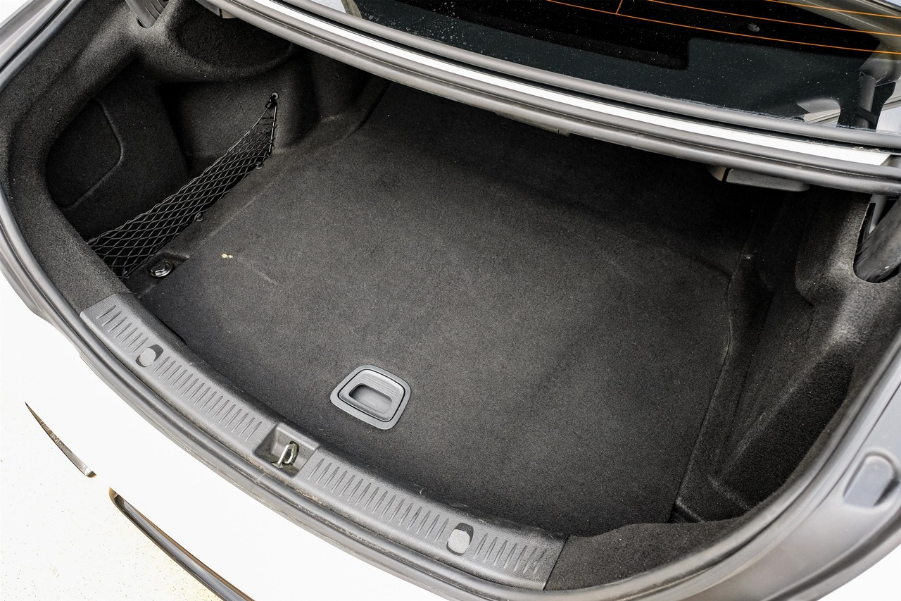 Mercedes-Benz E 63 AMG Vehicle Main Gallery Image 45