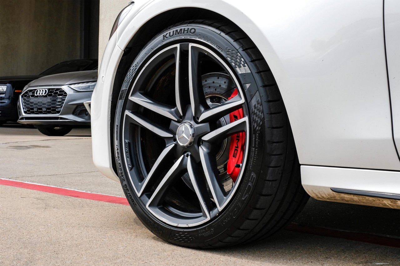 Mercedes-Benz E 63 AMG Vehicle Main Gallery Image 49